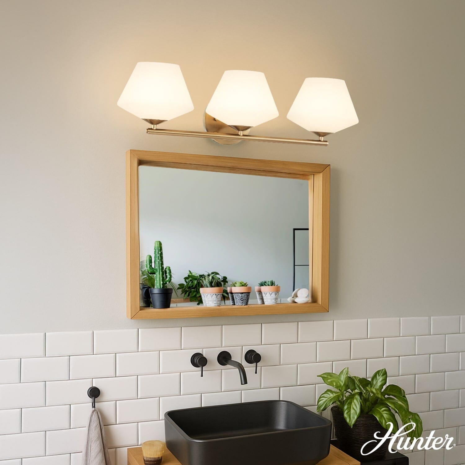 Celestial Valley 3 Light Medium 24 Inch Vanity - Image 4